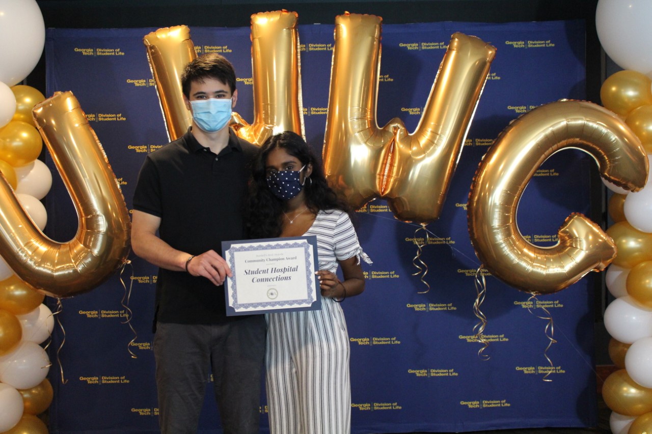 Chanda and Patrick Kramer accepting the Burdell’s Best for Community Champion award for Student Hospital Connections.